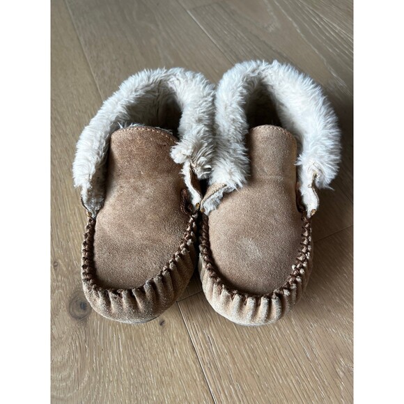 Minnetonka Fur Booties Moccasin Girls Youth size 2 - Picture 1 of 8